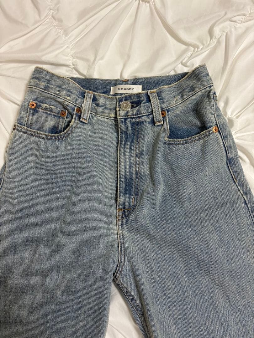 Moussy ライトブルー ストレートデニム
