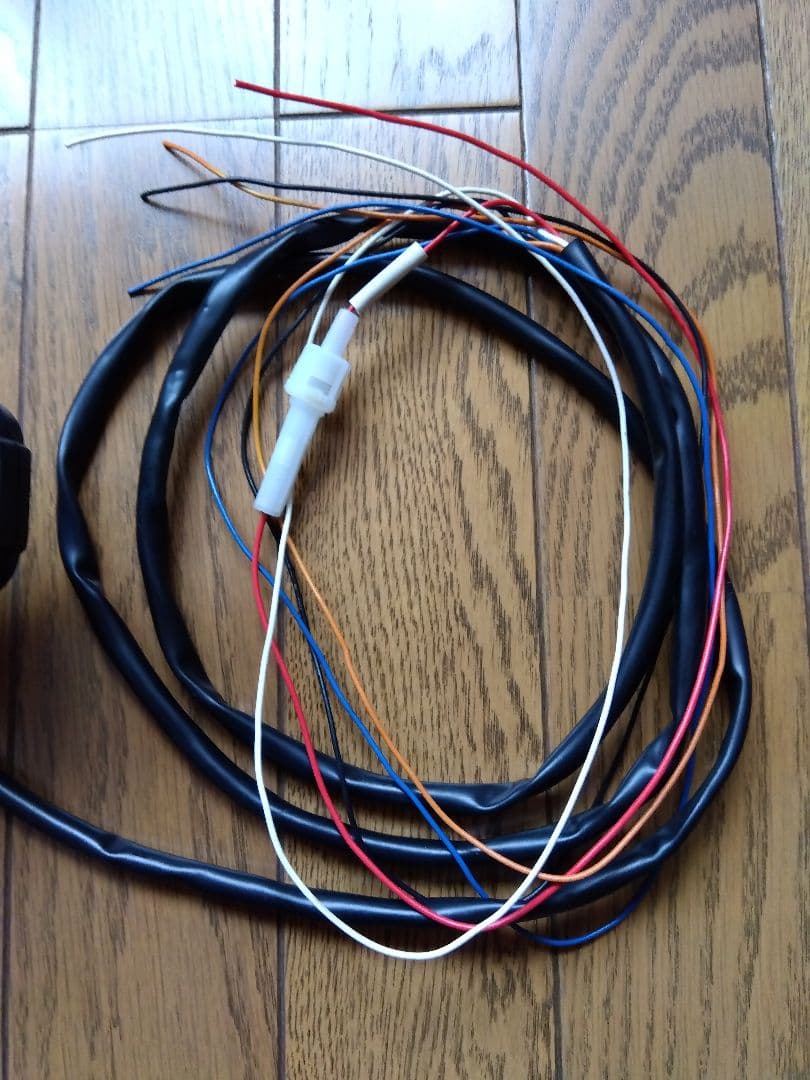 デフィ　Defi タコメーター　9000 80π レーサーゲージ　ホワイト中古