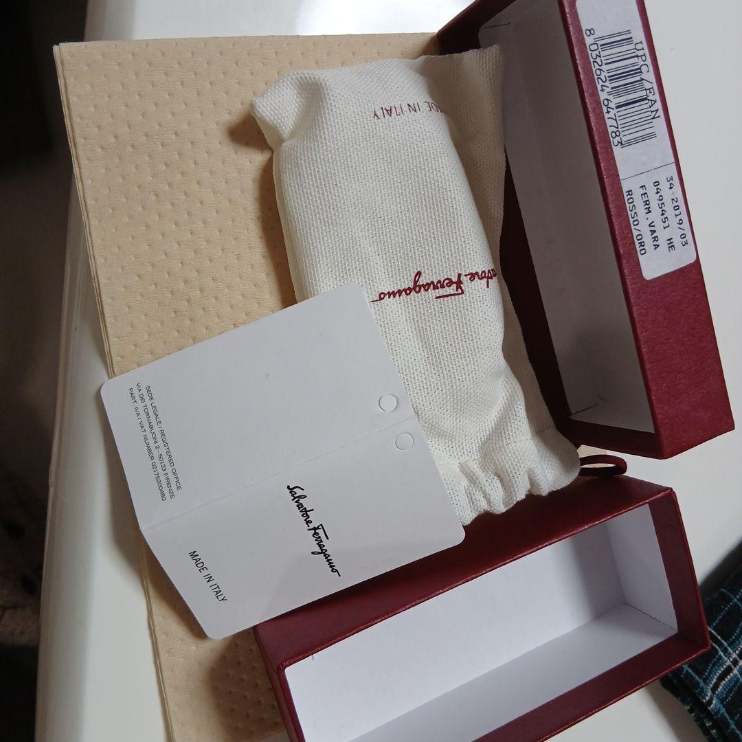 Ferragamo レッドリボン バレッタ ゴールド金具付き