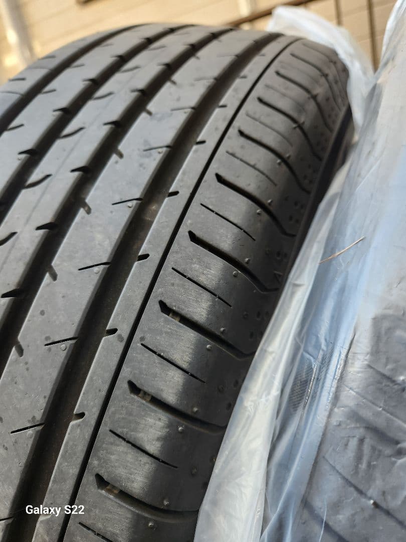 だんご、ヨコハマ225/65R/17タイヤ4本　（１）
