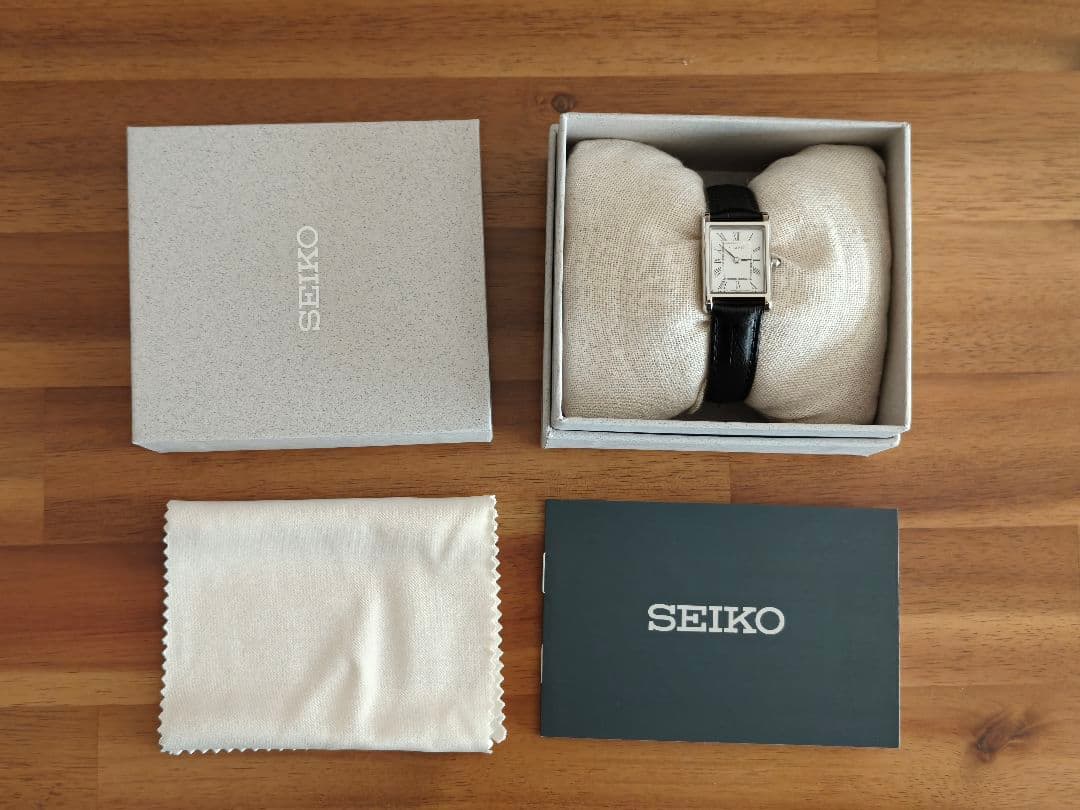 試着のみ SEIKO ESSENTIALS SWR053 クォーツ 腕時計