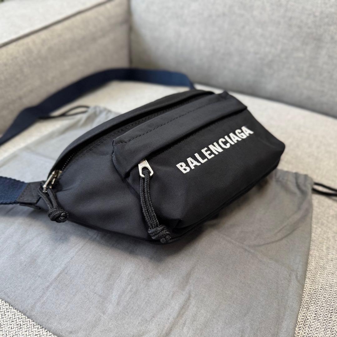 BALENCIAGA バレンシアガ ウィール ベルトパック ボディーバッグ ロゴ
