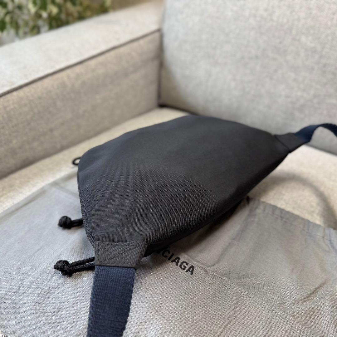 BALENCIAGA バレンシアガ ウィール ベルトパック ボディーバッグ ロゴ
