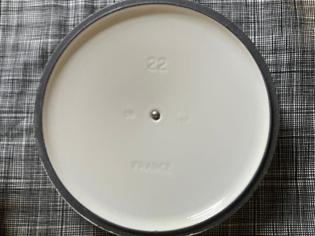 【未使用品】LE CREUSET ココット・ロンド 22cm ホワイト