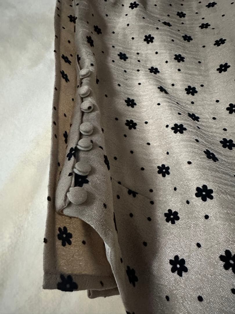 本日のみ価格⭐︎新品タグ付き⭐︎Flocky Flower Cami Dress