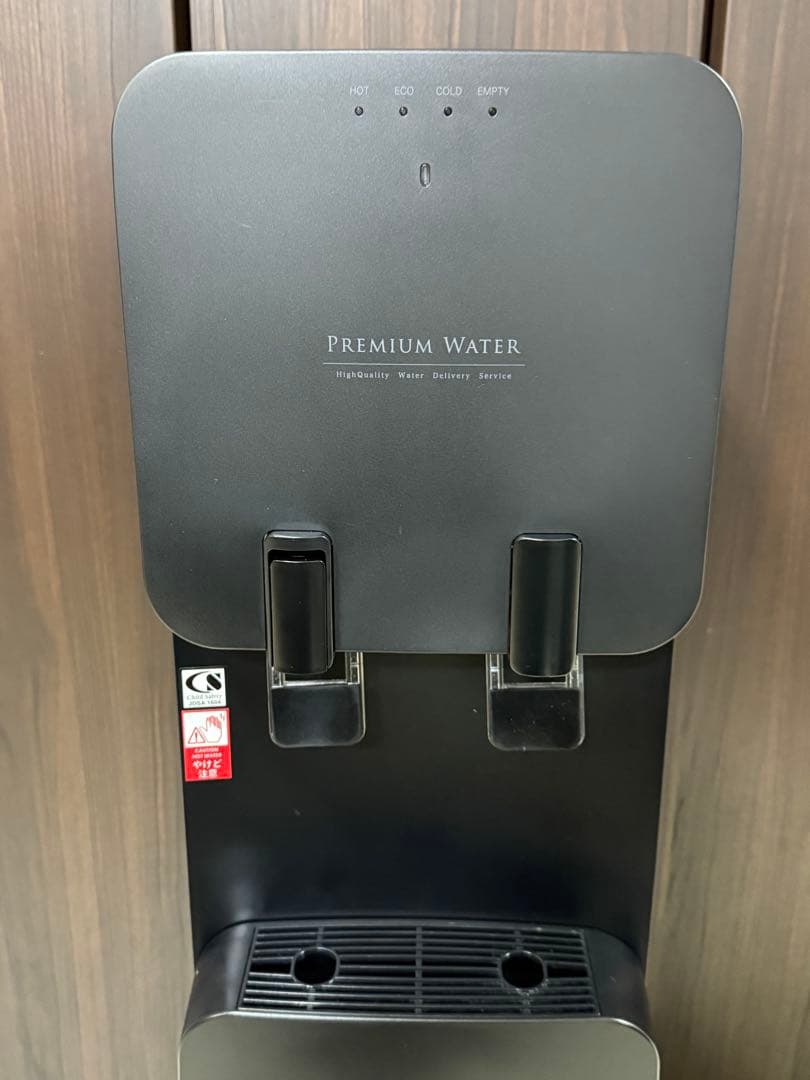ウォーターサーバー本体 PREMIUM WATER famfit ブラック 中古