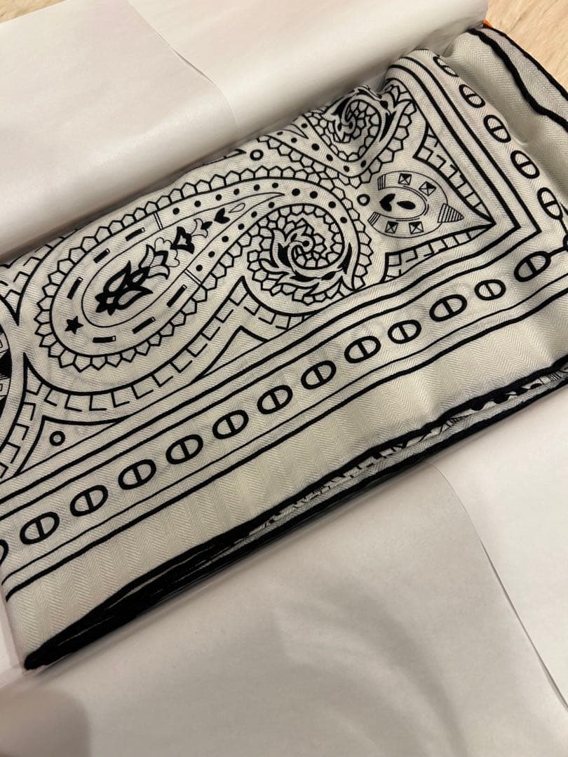 【新品未使用】HERMES カシシル シュヴァル・ドゥ・クール・バンダナ