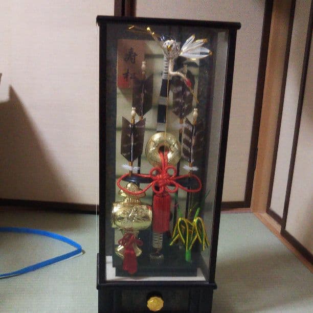 雛人形と弓矢と羽子板