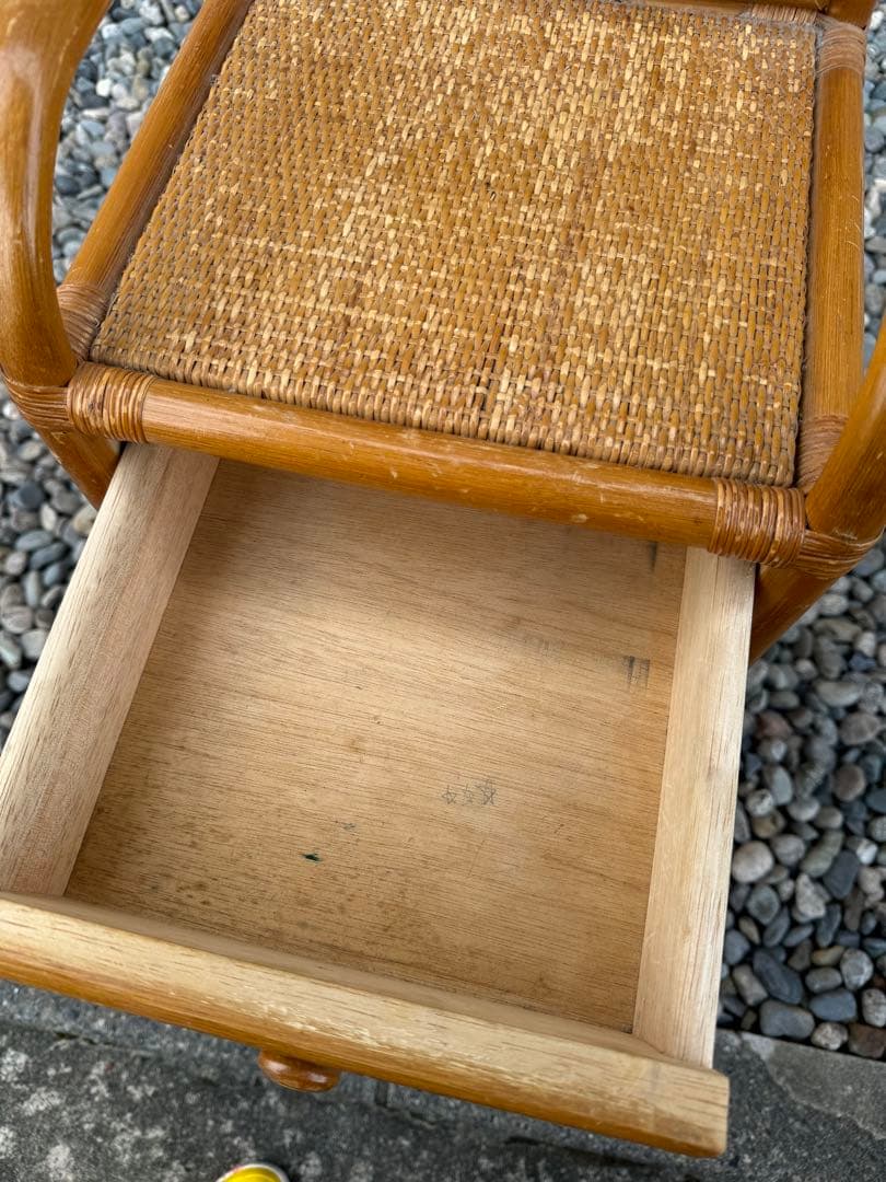 ラタン　チェスト　収納棚　花台　電話台　飾り台