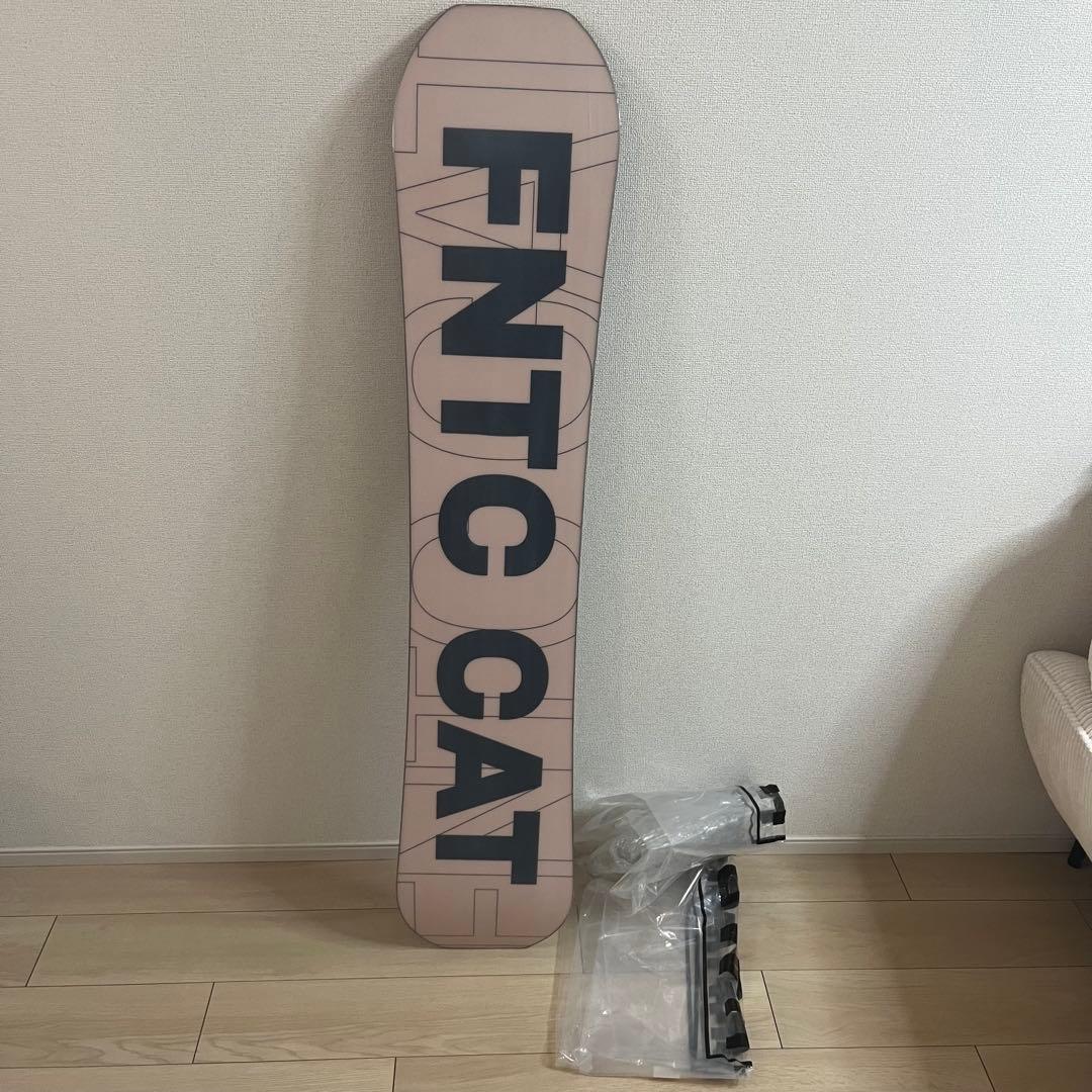 ✨新品未使用✨FNTC CAT 147cm ダブルキャンバー　スノーボード