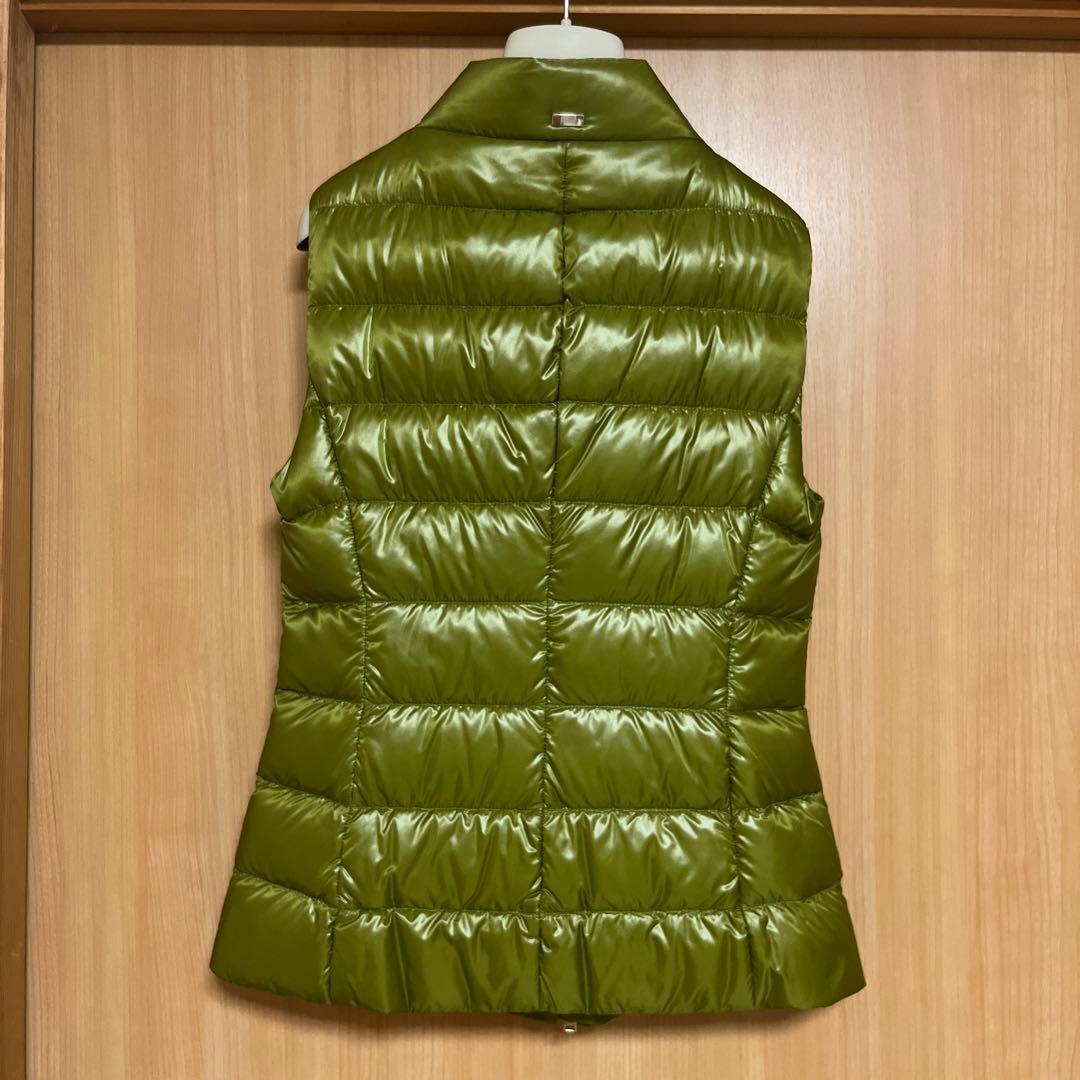 新品タグ付き　Herno オリーブグリーン ダウンベスト