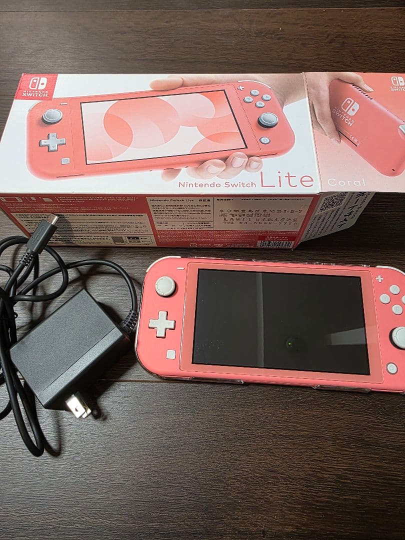 A*v様 Nintendo Switch LITE コーラル