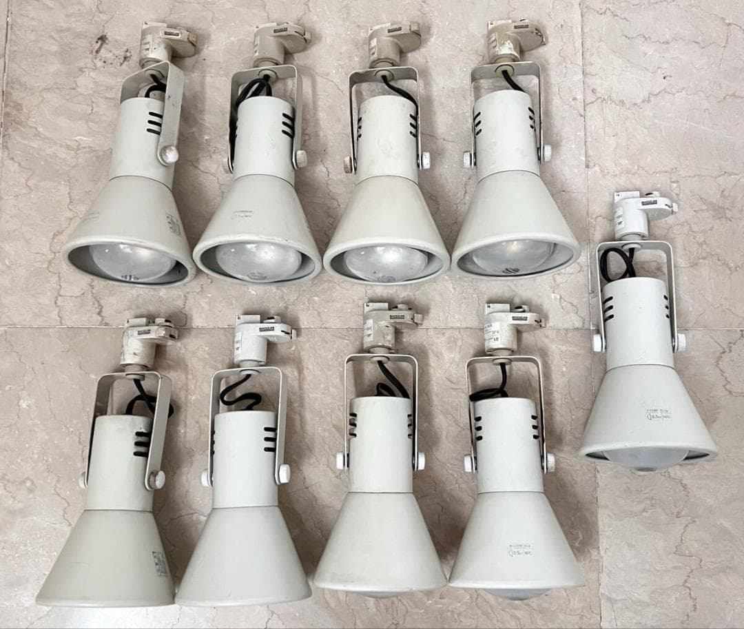 コイズミ　スポットライト ASE 440 352　9個　白熱灯