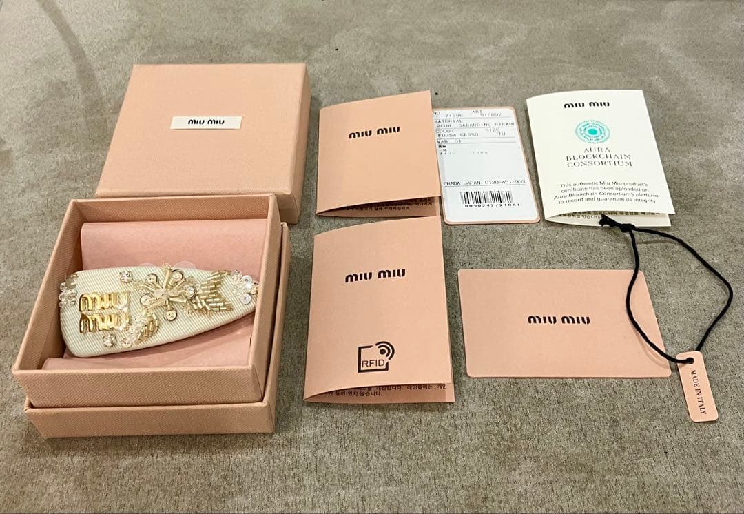 最終値下げMIUMIU ヘアピン エンブロイダリー ギャバジン バレッタ ビーズ