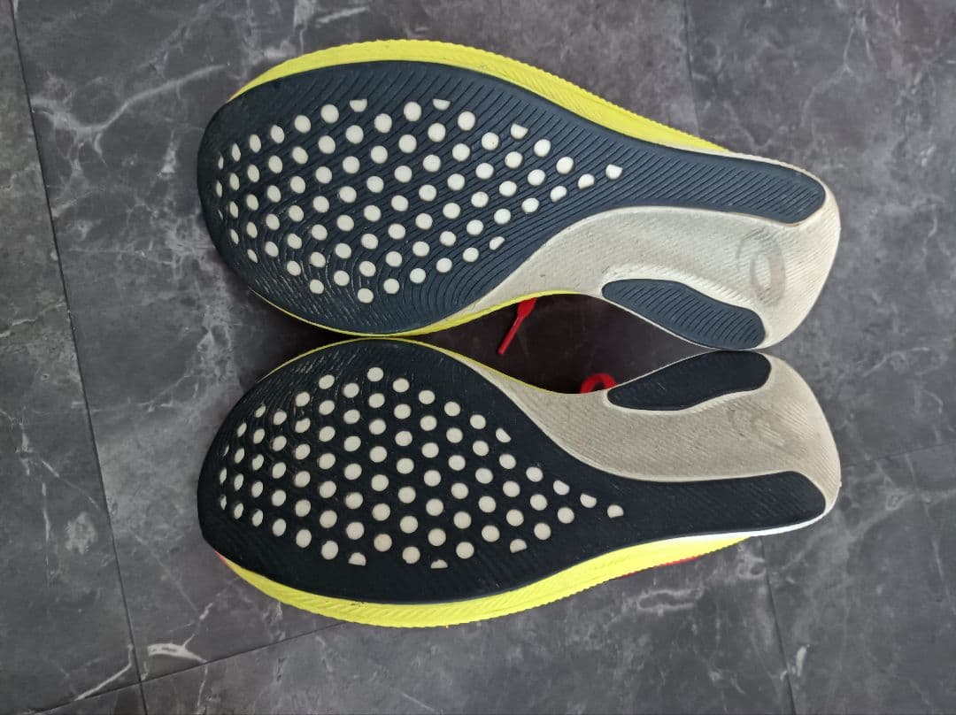 ASICS メタスピードスカイ22.5センチ