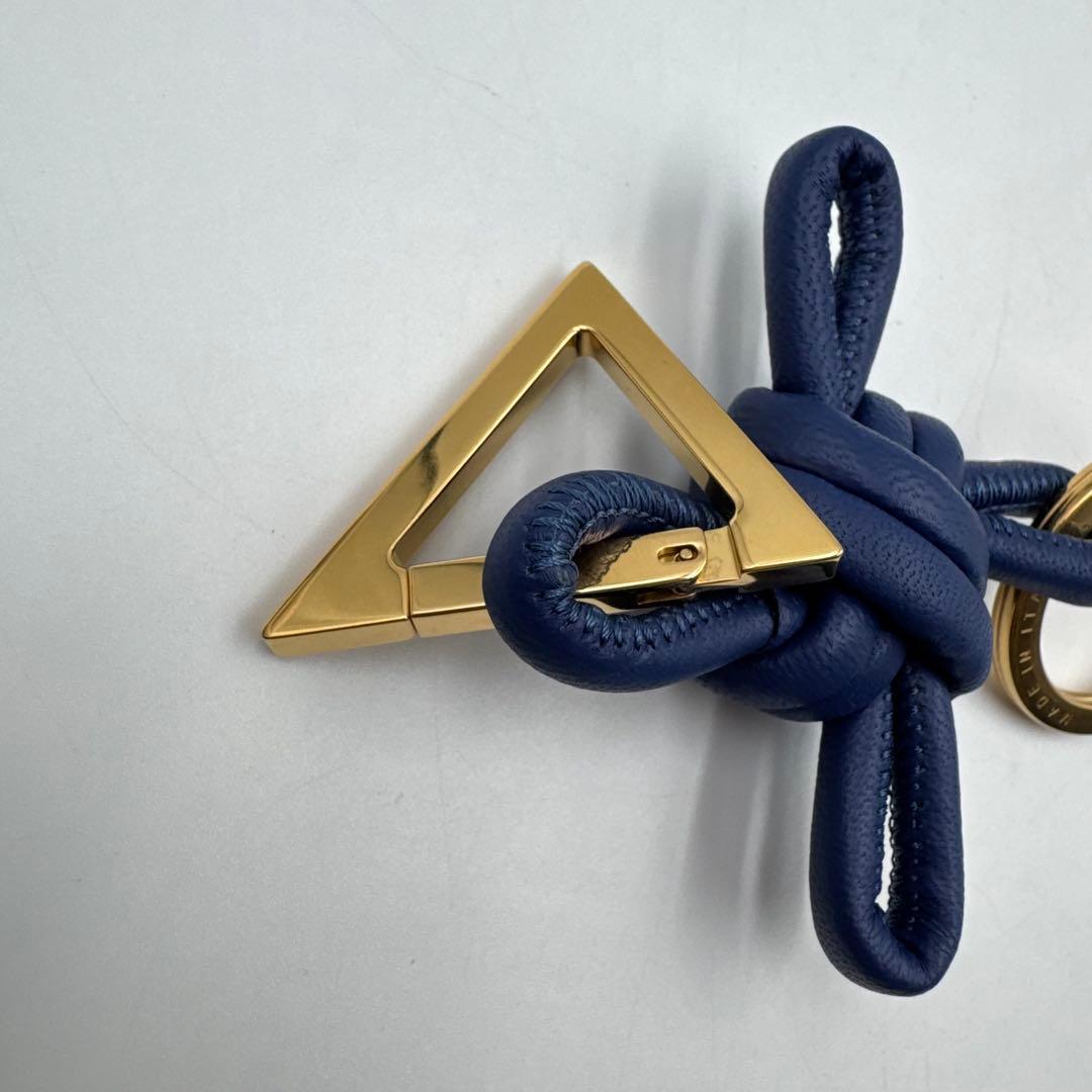 極美品✨BOTTEGA VENETA キーリング　パープル　本革　保存箱付き