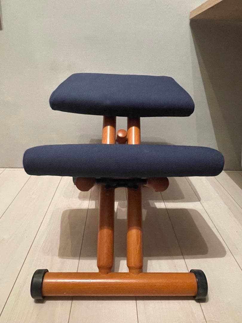 stokke バリエール　バランスチェア　腰痛対策　姿勢矯正