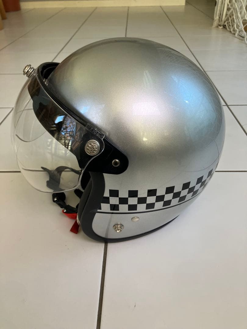 ジェットヘルメット　バイザー付き 旧車にとてもマッチします！