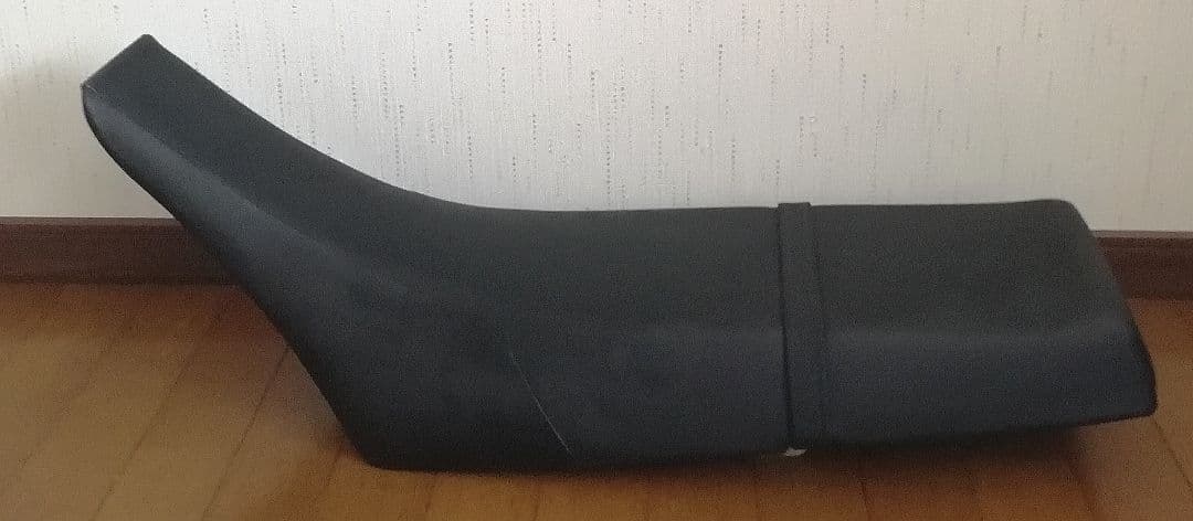 TW225 純正シート☆ほぼ未使用品