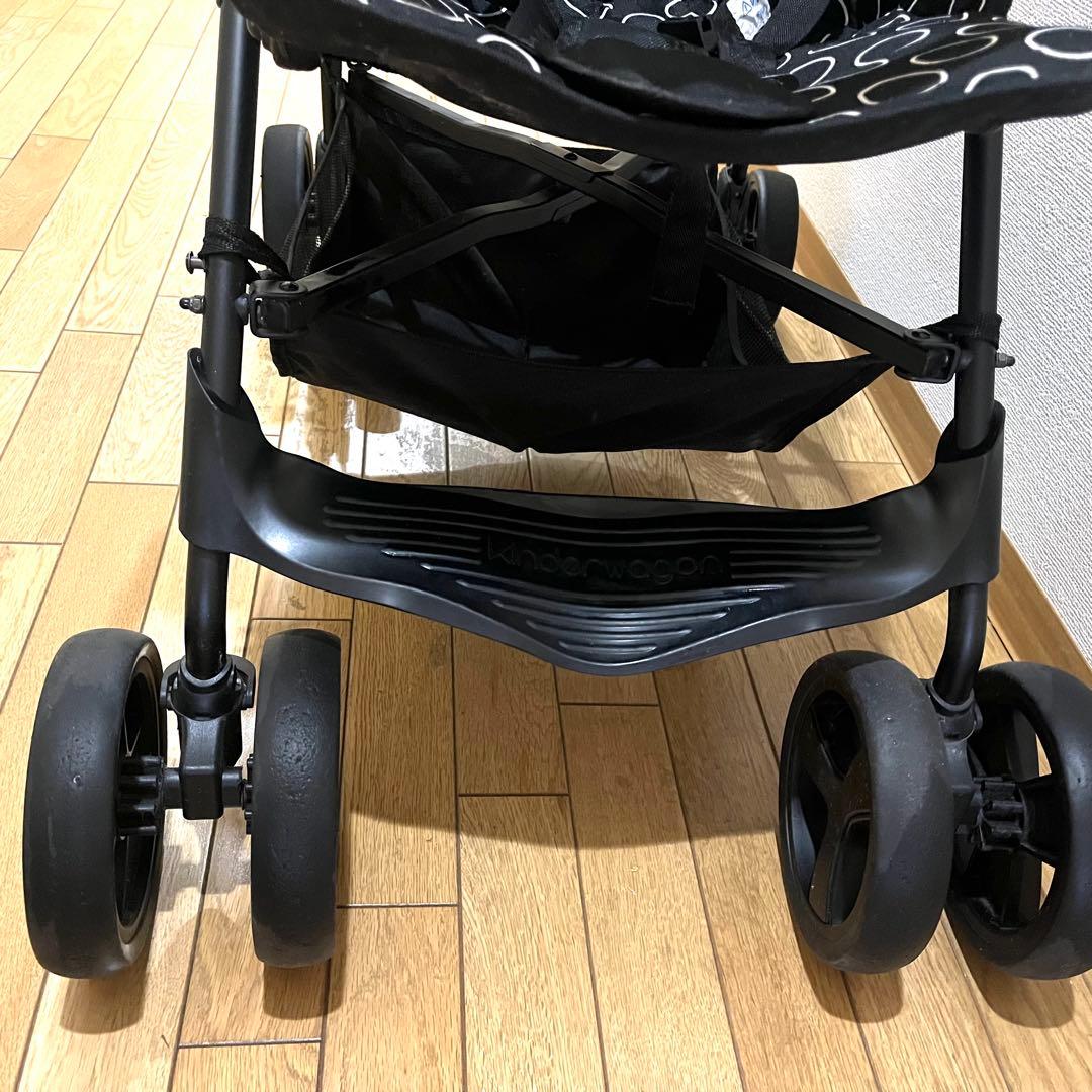 キンダーワゴン 美品 ブラック 軽量コンパクト 二人乗りべビーカー 3ヶ月〜