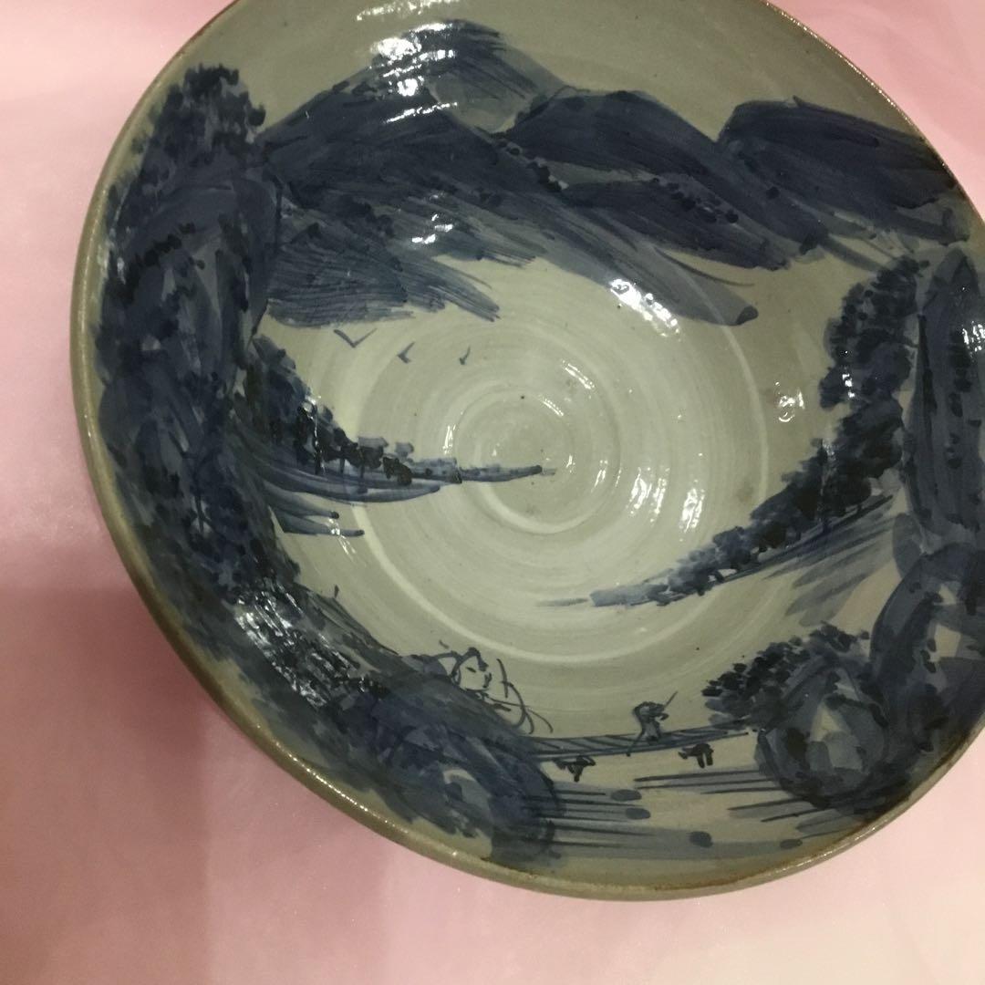 山の風景 陶器ボウル　焼き物　染め付け　手作り　大鉢　茶碗　風景画￼