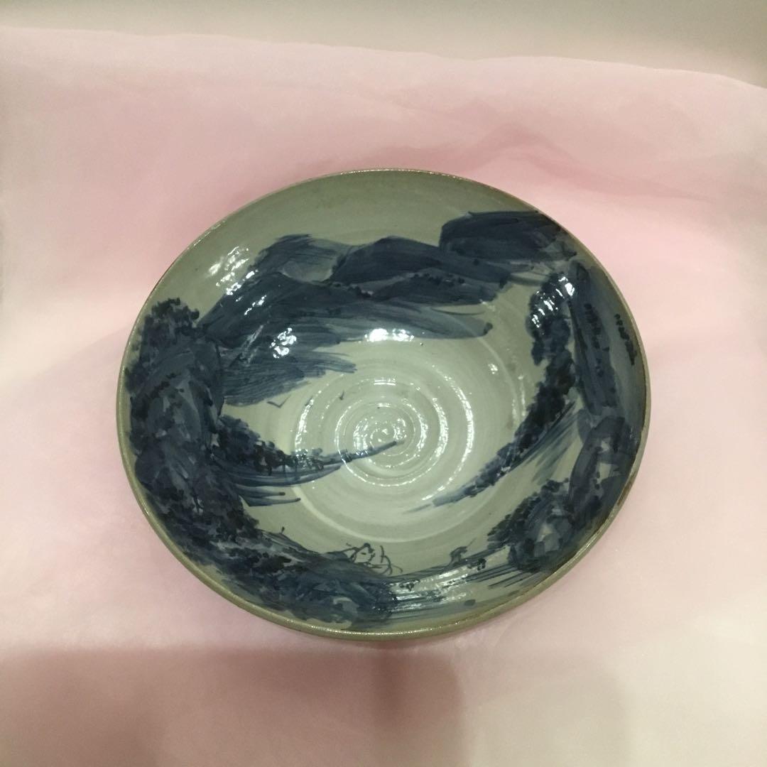 山の風景 陶器ボウル　焼き物　染め付け　手作り　大鉢　茶碗　風景画￼