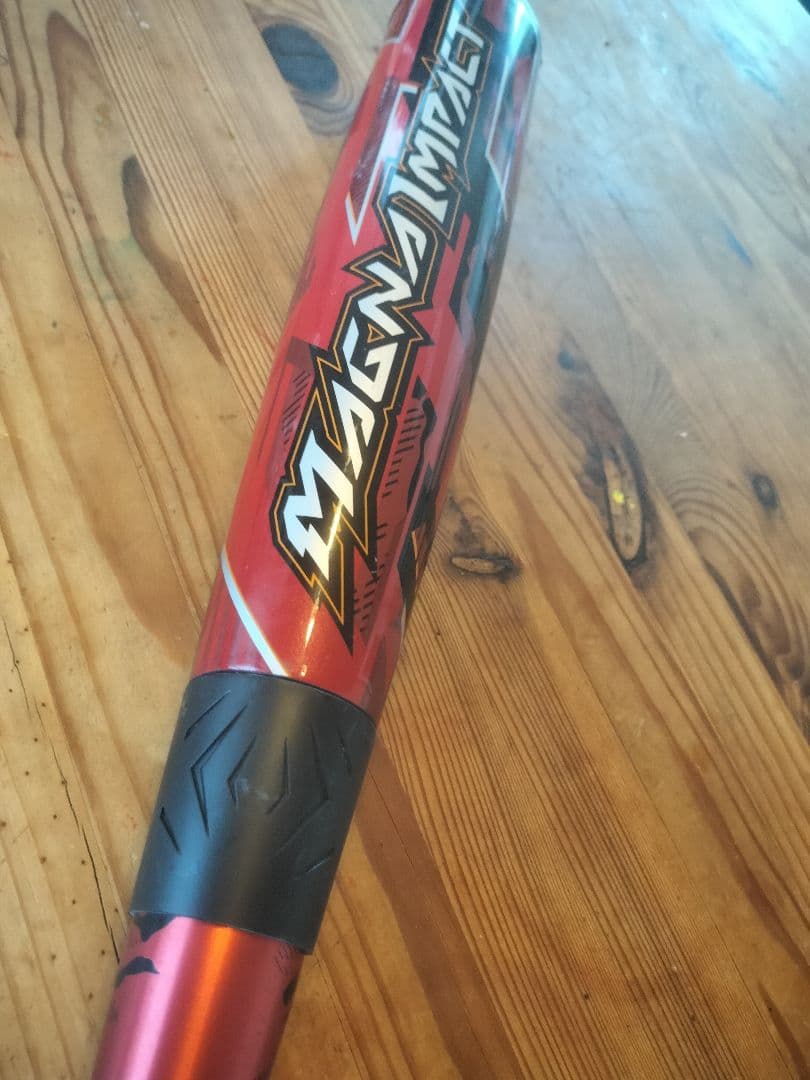 栽*ん様 約47000円相当　MAGNA IMPACT 軟式バット　良品飛びます