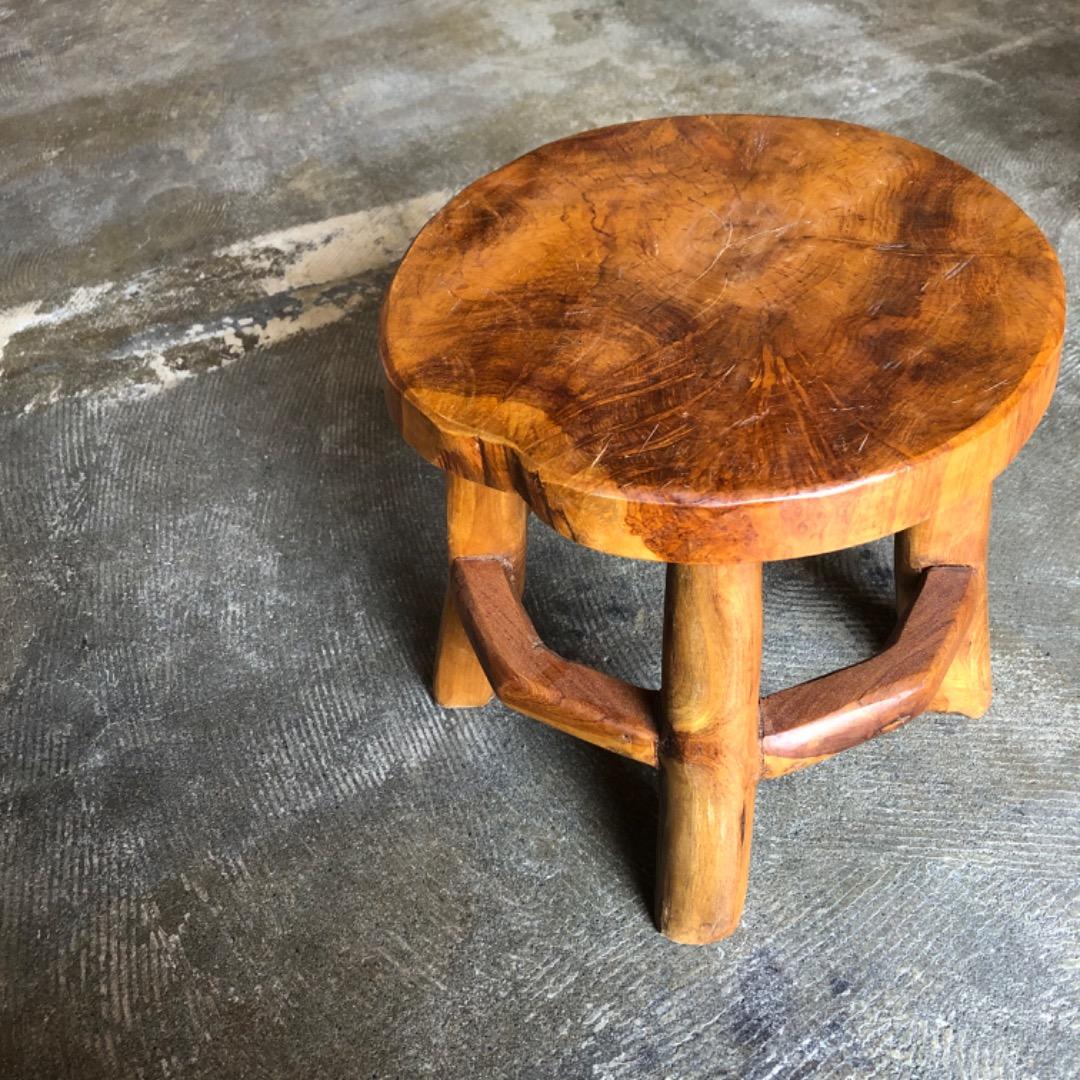チーク材　木製 丸型スツール　ハンドメイド風　ナチュラル　北欧風　ティスプレイ
