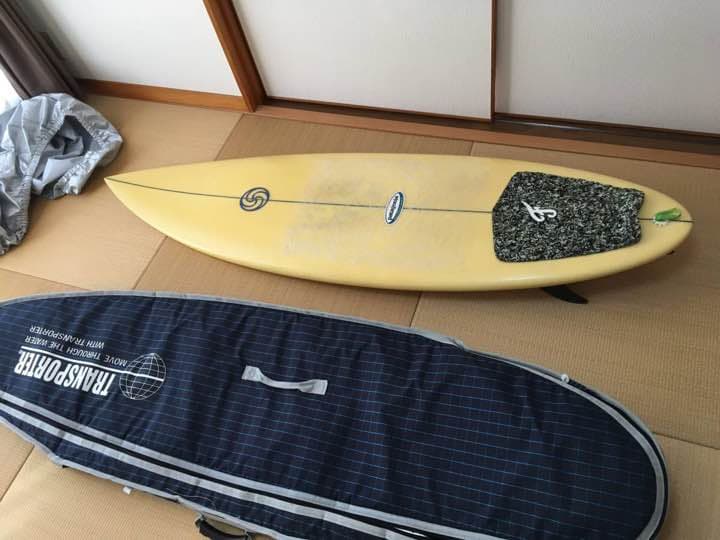 エポキシ製サーフボードオールラウンド初級者〜中級者向けほぼ新品ケース他おまけ付き
