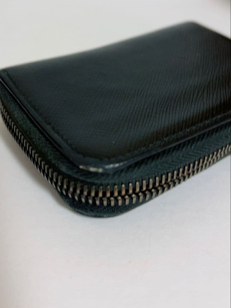 プラダ　PRADA ケース　小銭入れ　黒　男女兼用　箱　リボン付き