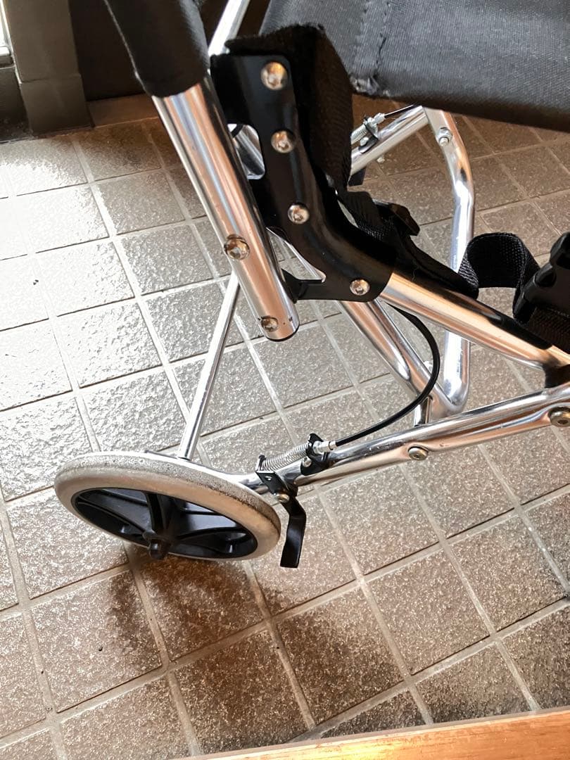 折りたたみ式介助用車椅子 黒