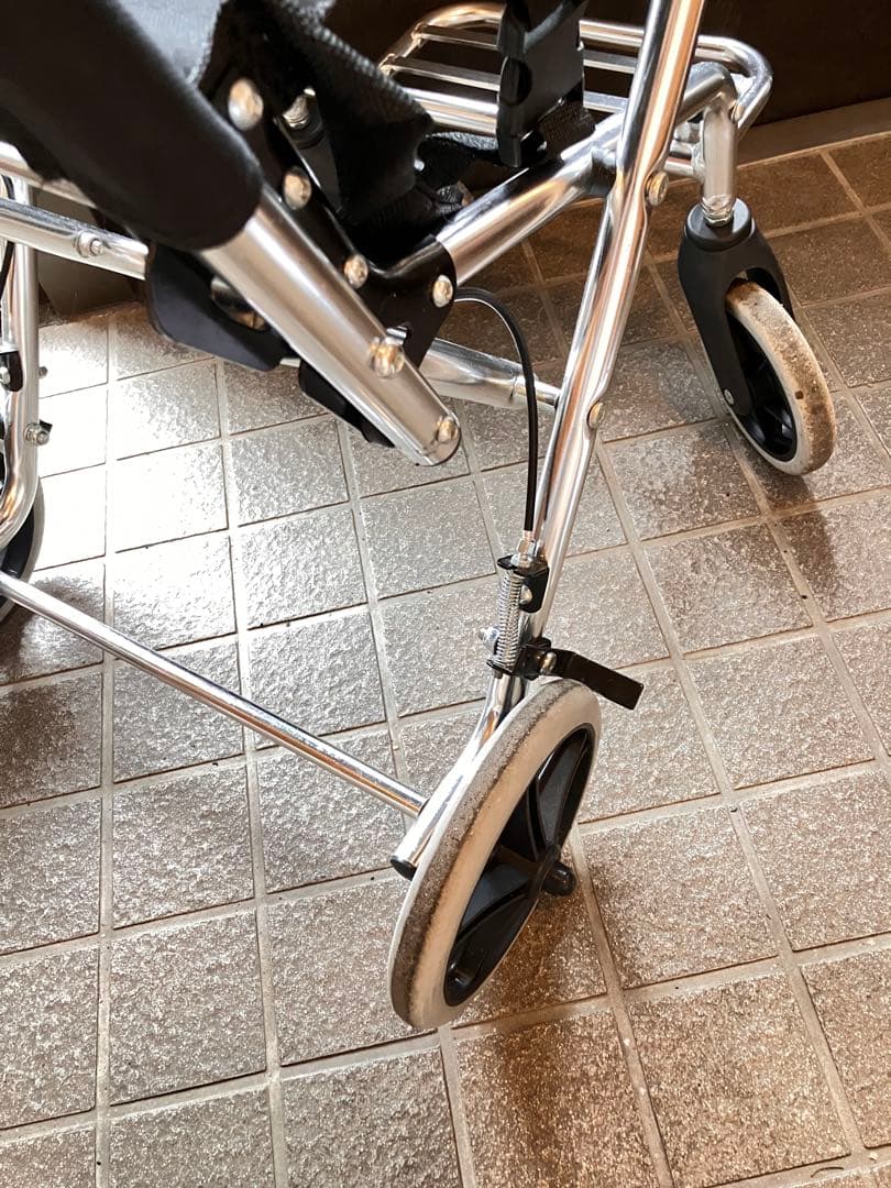 折りたたみ式介助用車椅子 黒