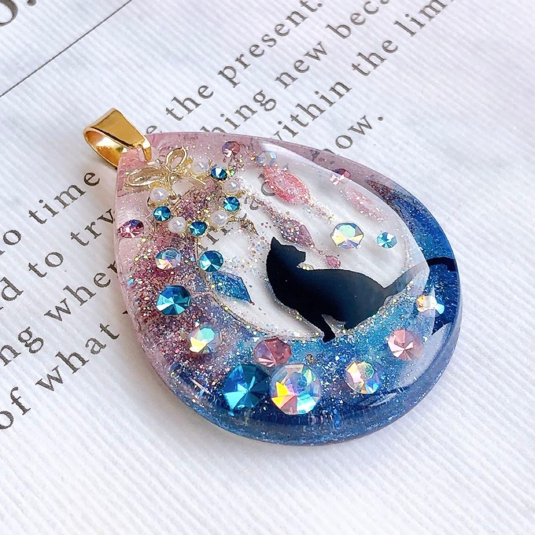 同梱値引100円❤️No.2392 レジン ペンダントトップ 猫 ネコ ねこ ♡