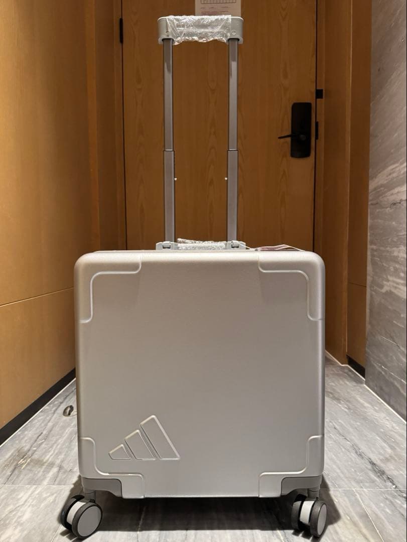 【非売品】機内持ち込み可 adidas キャリーケース スーツケース シルバー