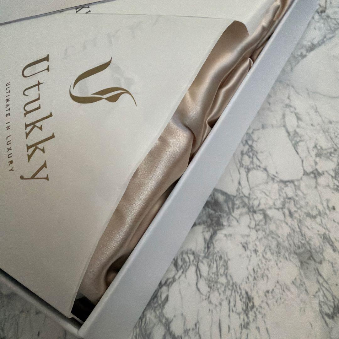 新品未使用　Utukky シルク枕カバー ボックスシーツ　シングル　シャンパン