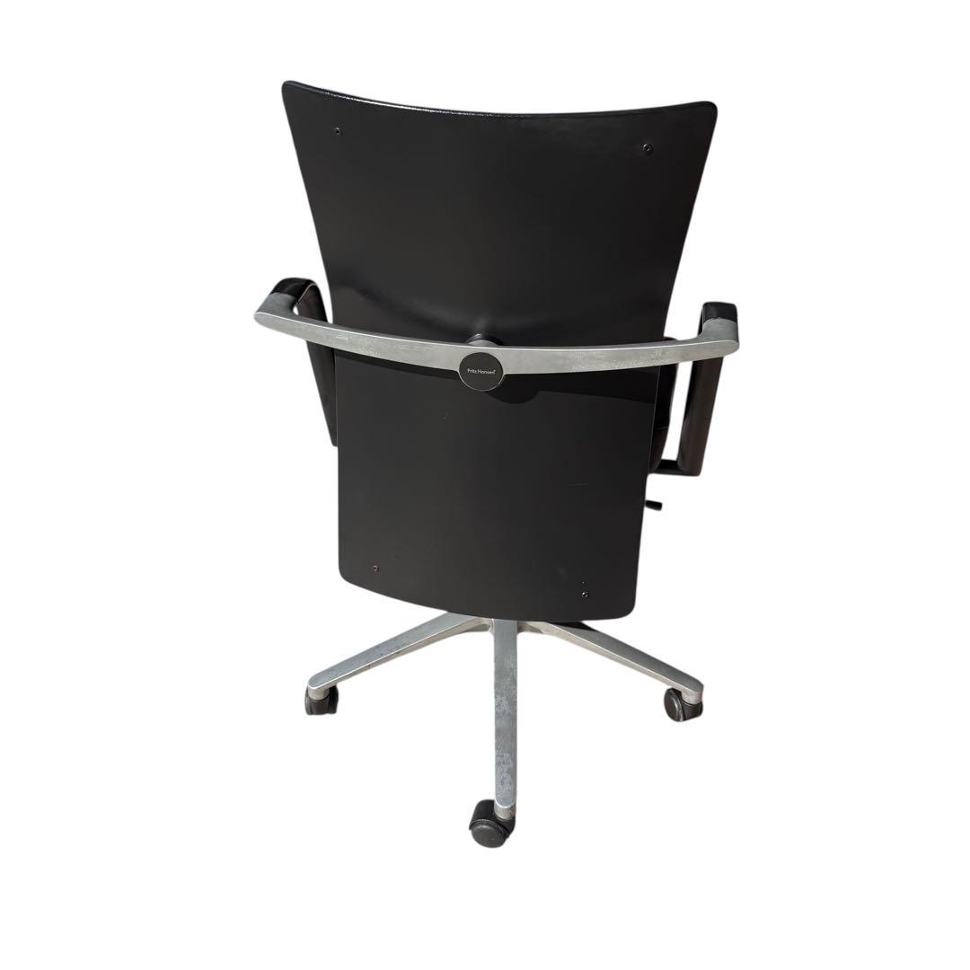 HR703 Fritz Hansen Flowフリッツハンセン　レザーチェア