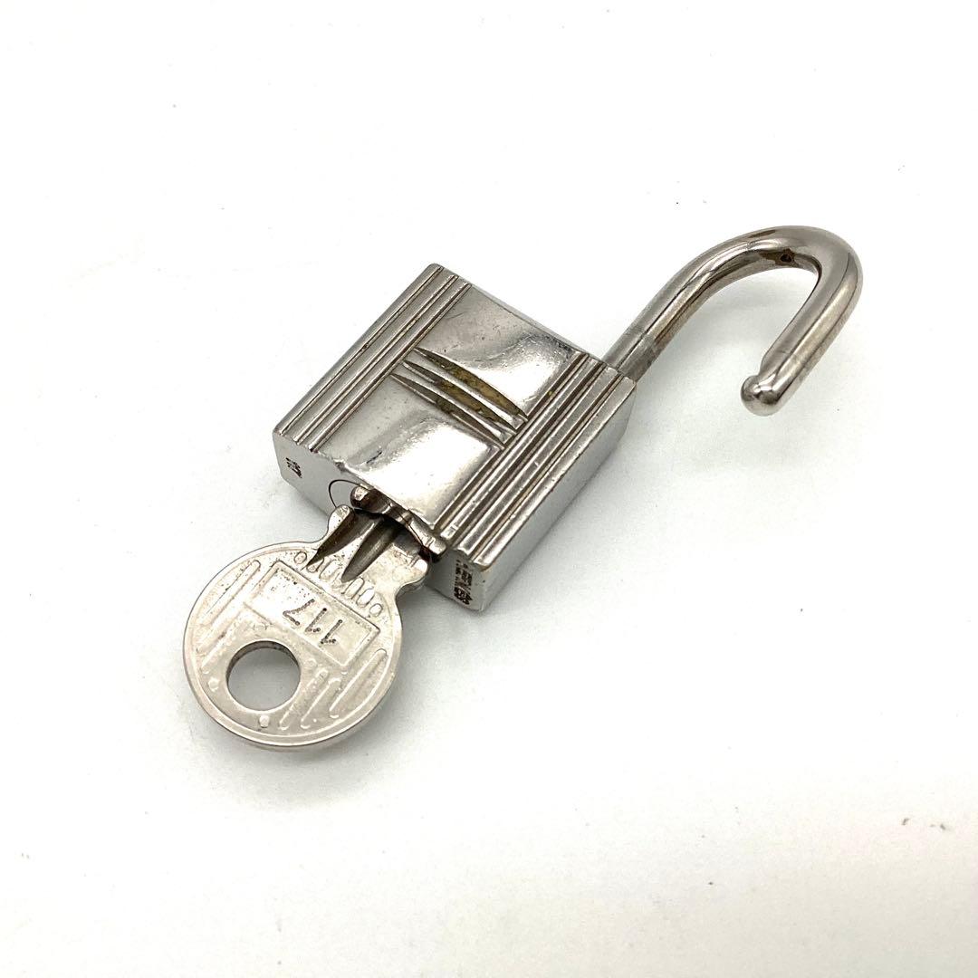 極美品　エルメス　カデナ　パドロック　鍵　no.117 シルバー　男性　女性