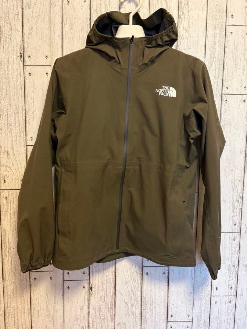新品　The North Face フード付きナイロンジャケット ニュートープ