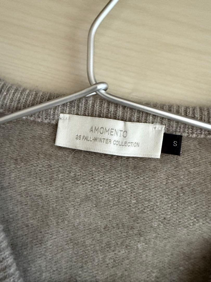 AMOMENTO アモーメント Racoon V-Neck Knit