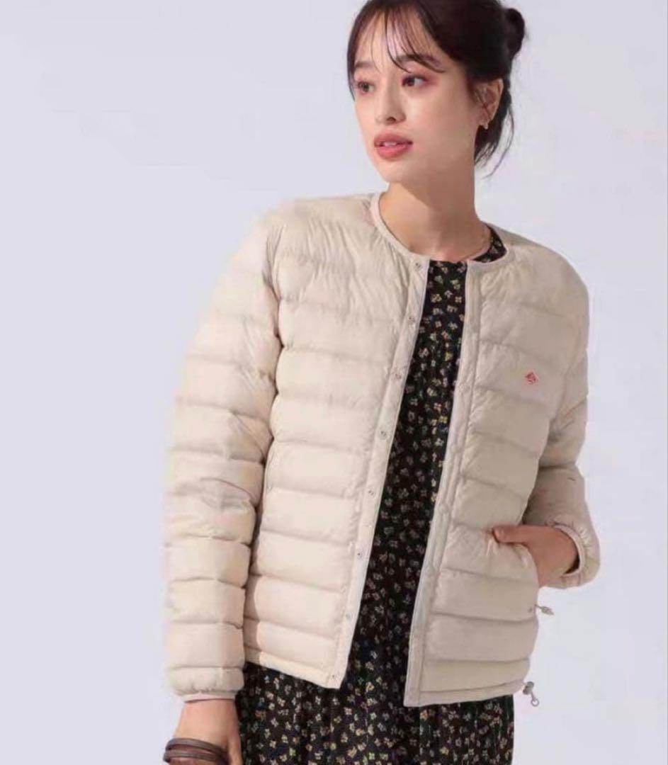 極美品ダントン　ノーカラーインナーダウンジャケットＭクリーム色