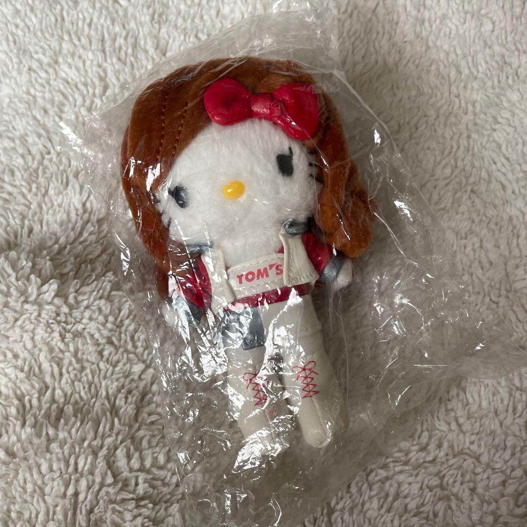 TOMSキティ　ぬいぐるみチェーンキーホルダー