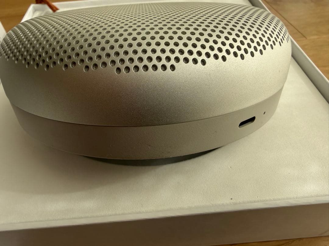 スピーカー・ウーファー Bang & Olufsen A1 2nd Generation