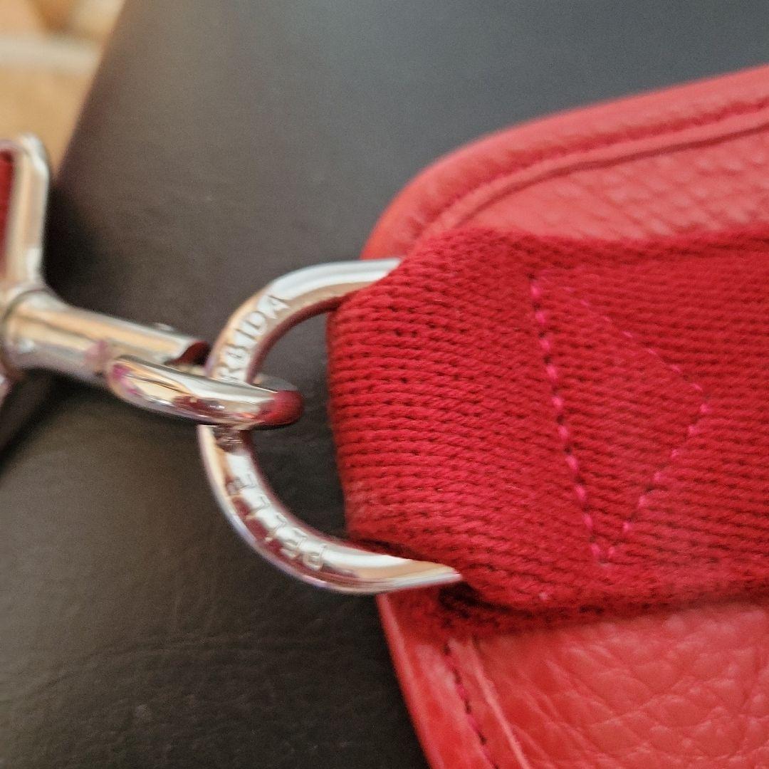Pelle Morbida レッド ボディバッグ