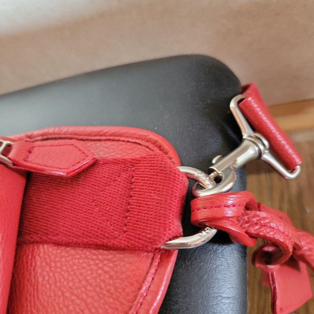Pelle Morbida レッド ボディバッグ