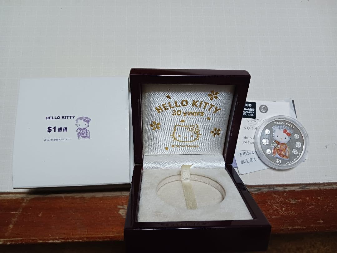 HELLO KITTY 30years 　1オンス銀貨