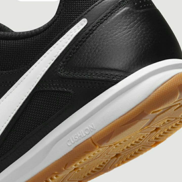 新品・未使用 NIKE GATO 25.0cm