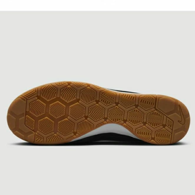 新品・未使用 NIKE GATO 25.0cm