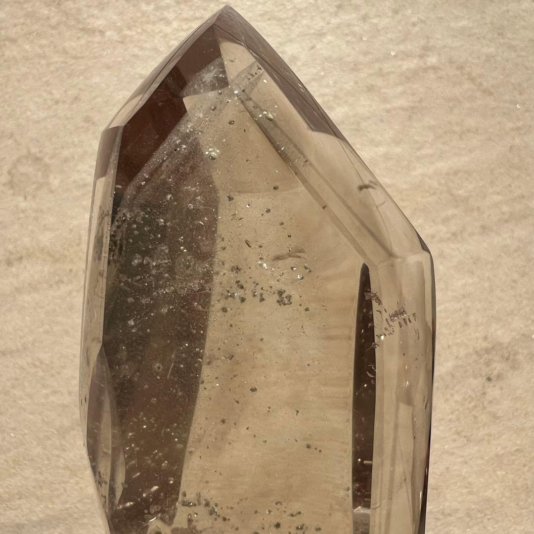 ファントムクォーツ　木製台座付き