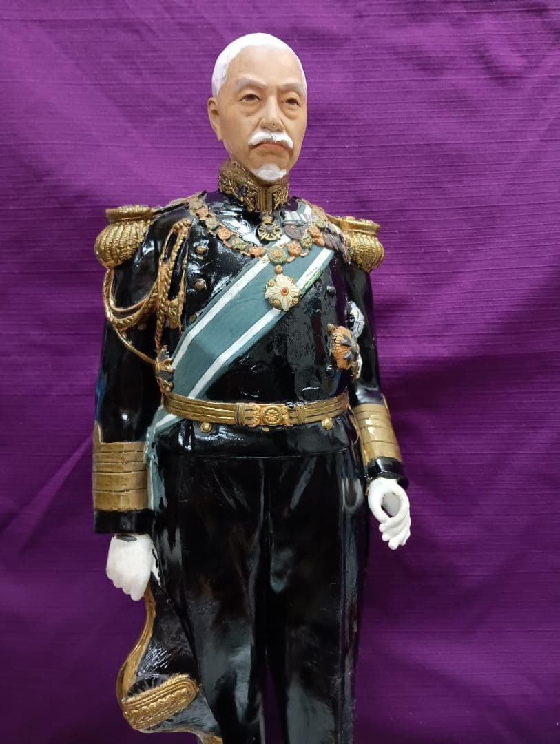 確認用画像戦前時代細密造形東郷平八郎元帥海軍大将陶器製４６センチ人形修正飾り置物
