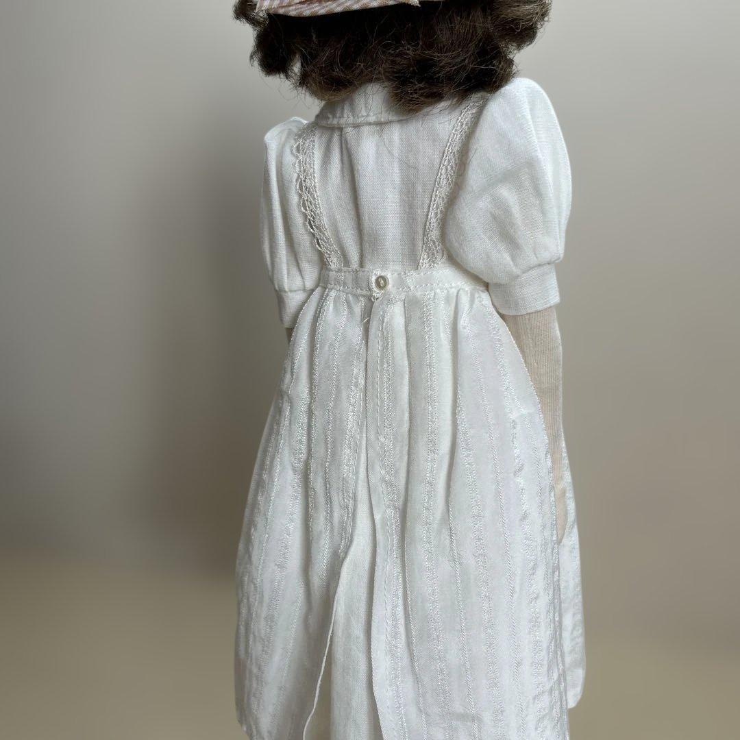 rosycraft_doll クラシックドレスの人形 白いコーデで